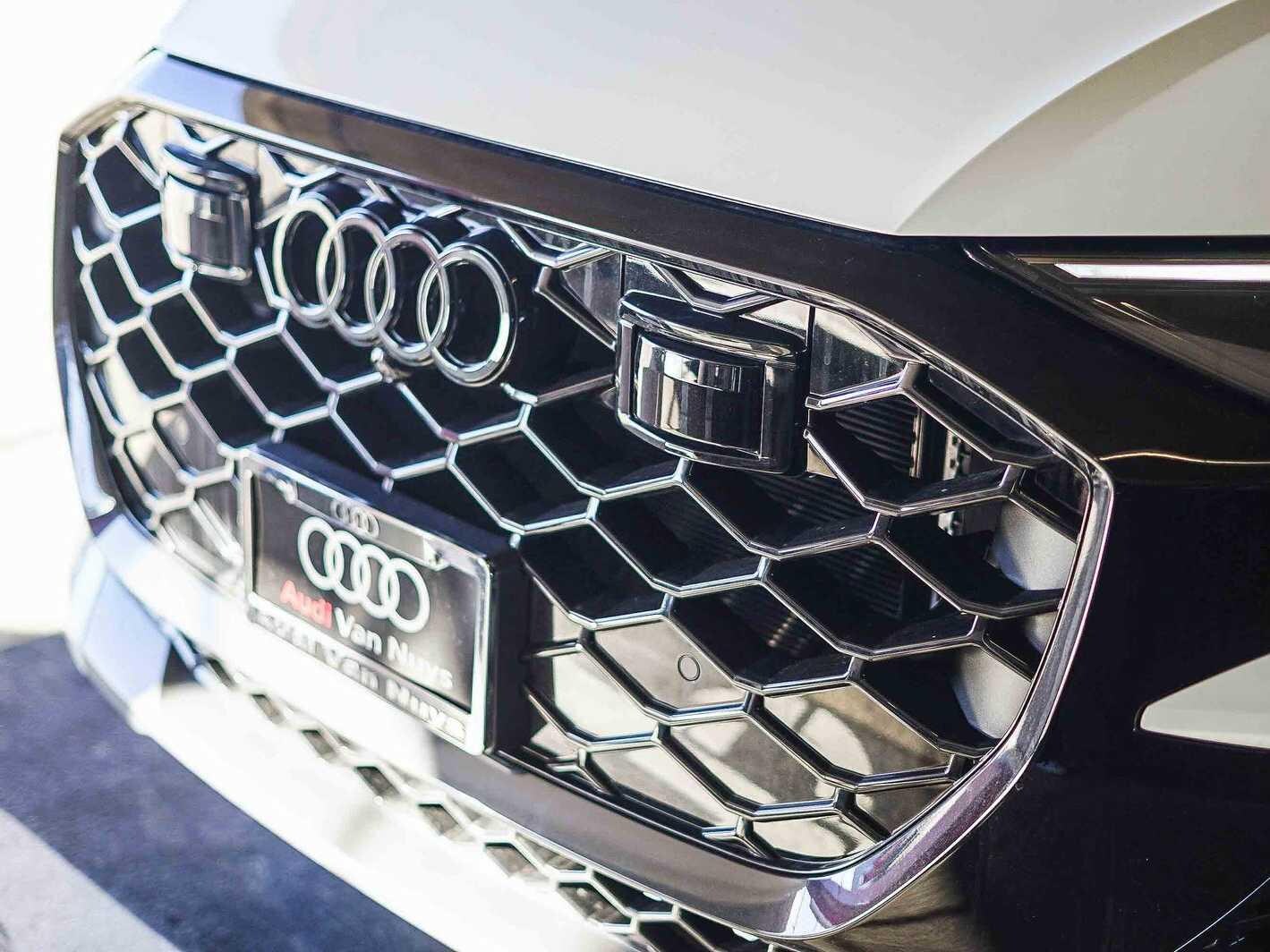 2025 Audi RS Q8 Base - Photo 7