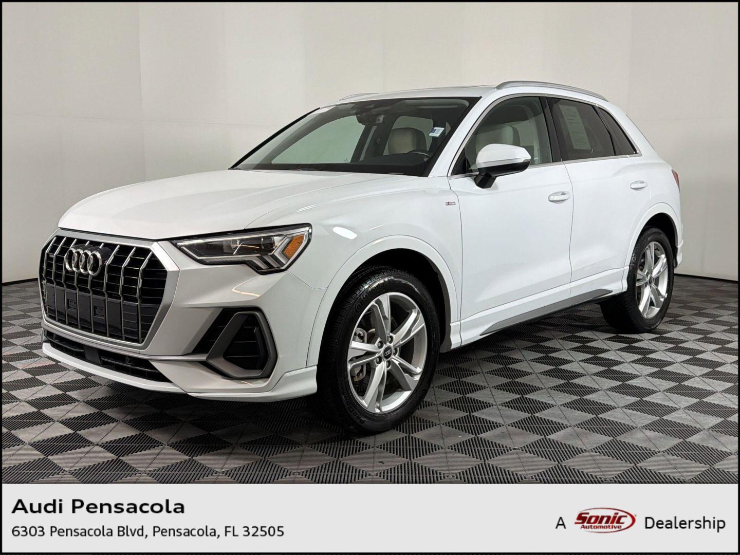 2023 Audi Q3 45 TFSI S Line Premium quattro's photo