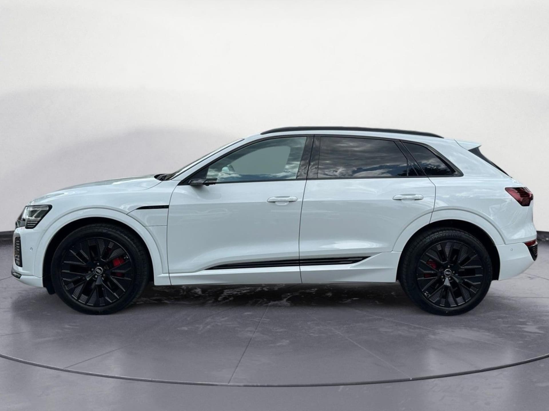 Audi Q8 e-tron S line