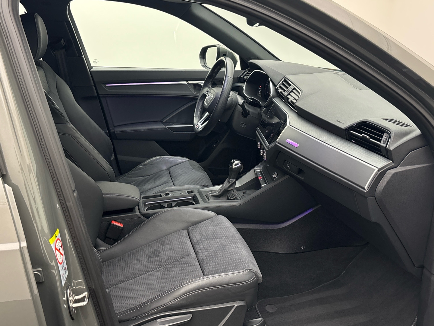 Bild über Audi Q3 S line 35 TFSI S tronic - für weitere Informationen kontaktieren Sie den Audi Partner
