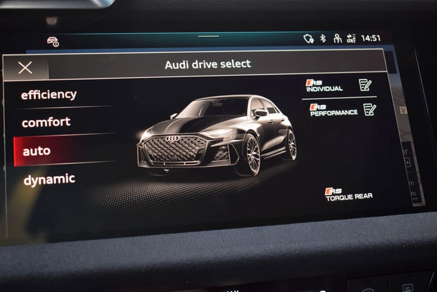 Bild über Audi RS 3 Sportback TFSI quattro 294 kW S tronic - für weitere Informationen kontaktieren Sie den Audi Partner