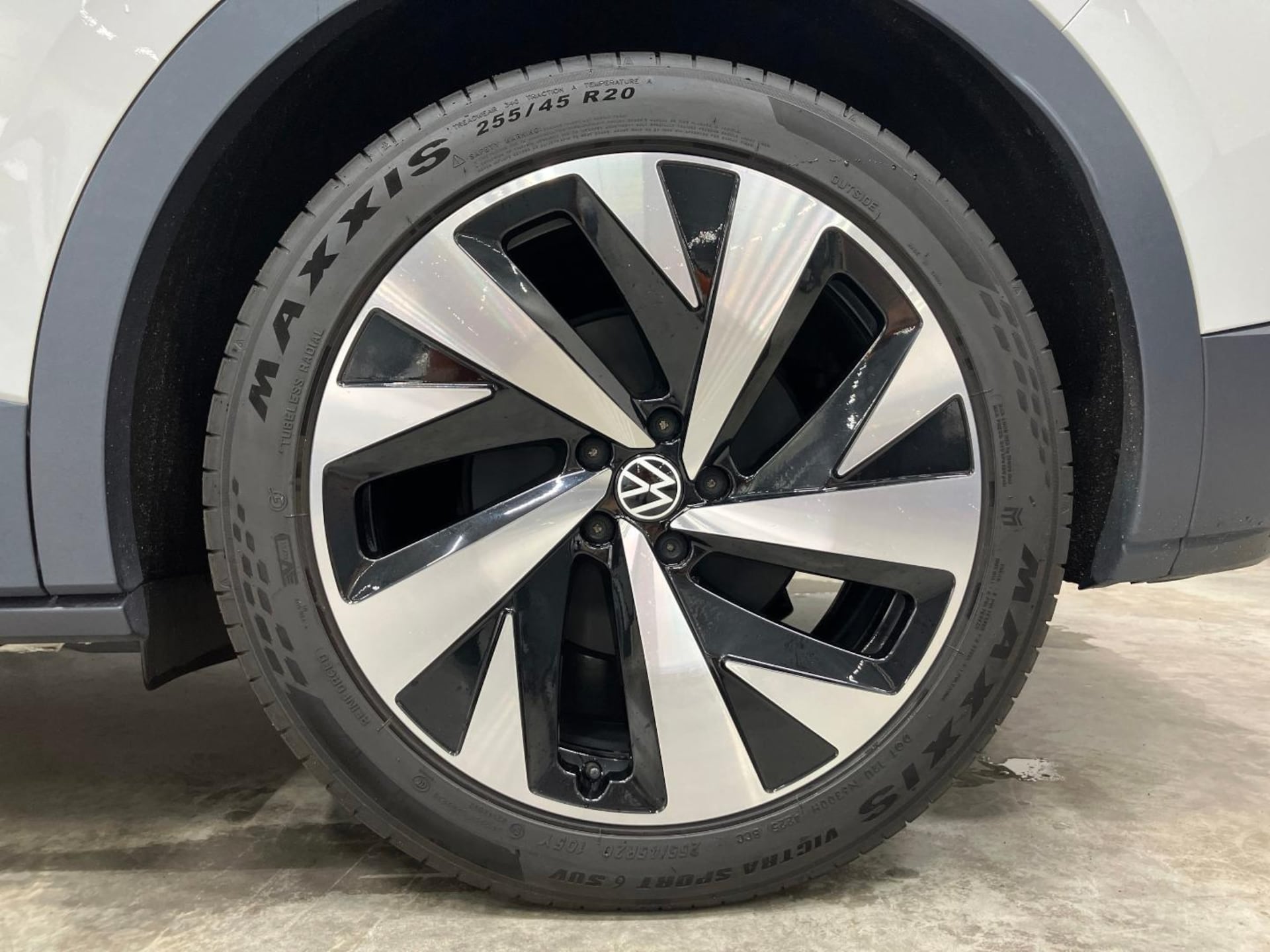 Volkswagen ID.4 1st