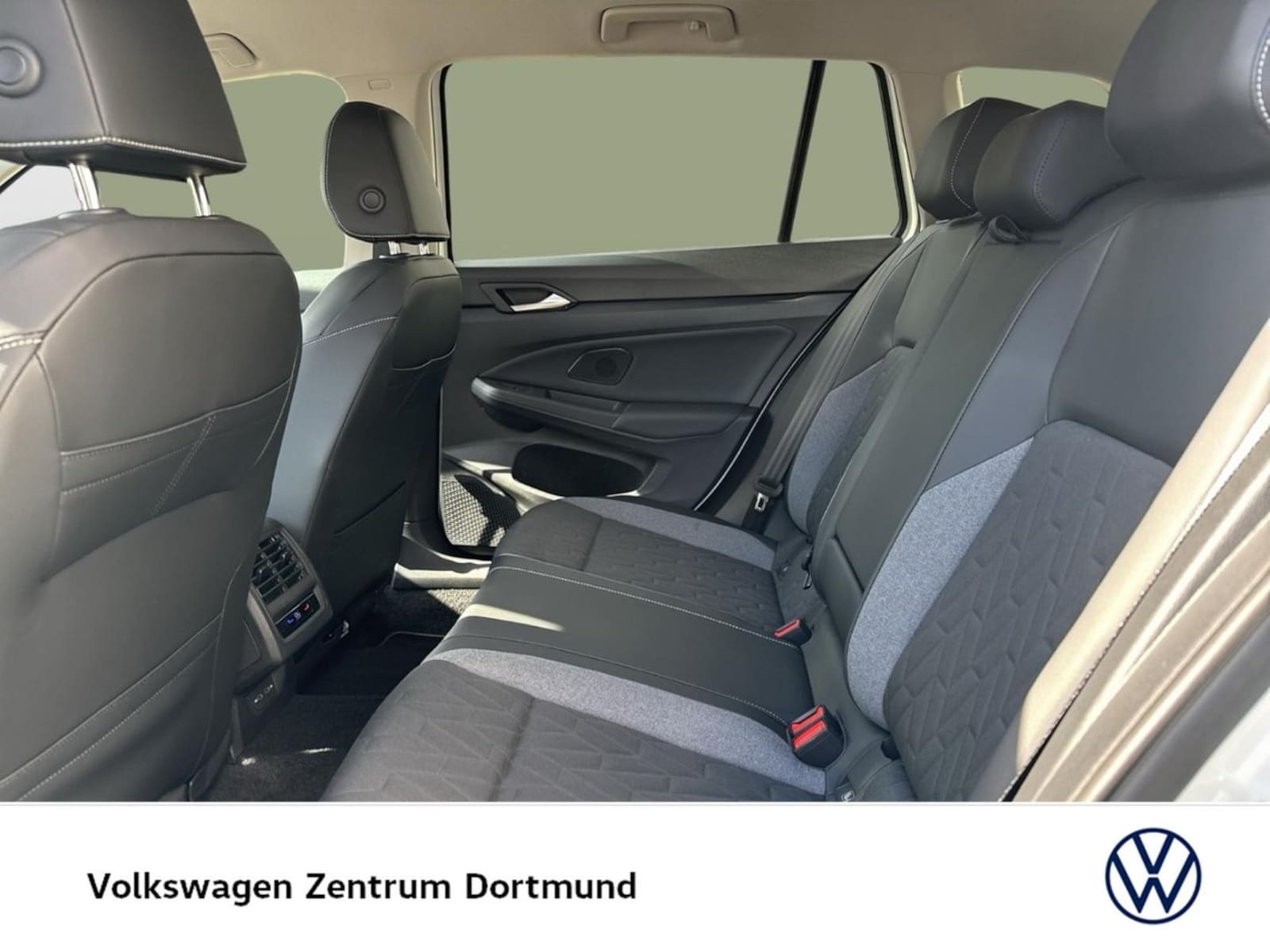 Volkswagen Golf Variant – Bild 9
