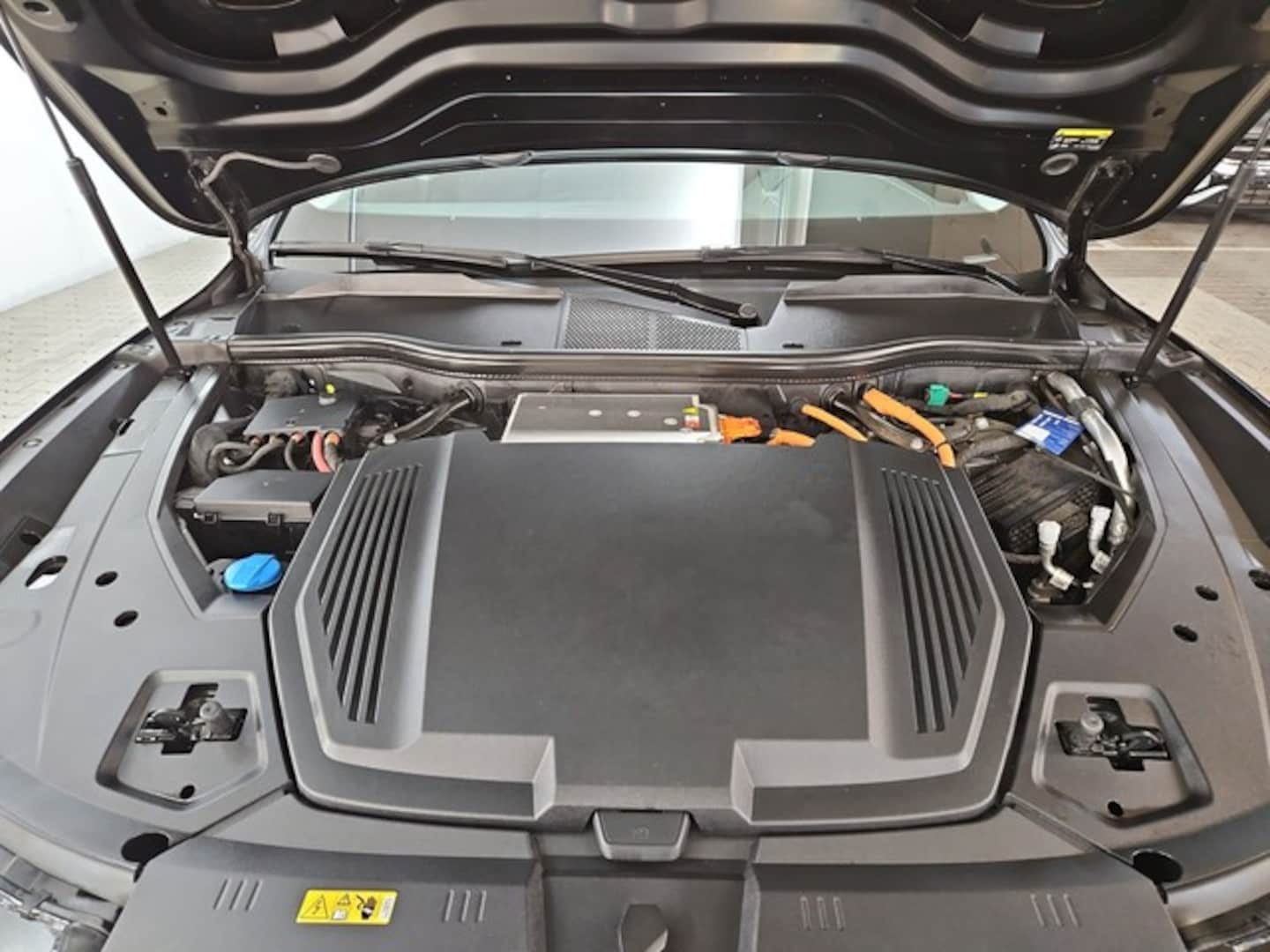 Bild über Audi e-tron advanced 55 quattro - für weitere Informationen kontaktieren Sie den Audi Partner