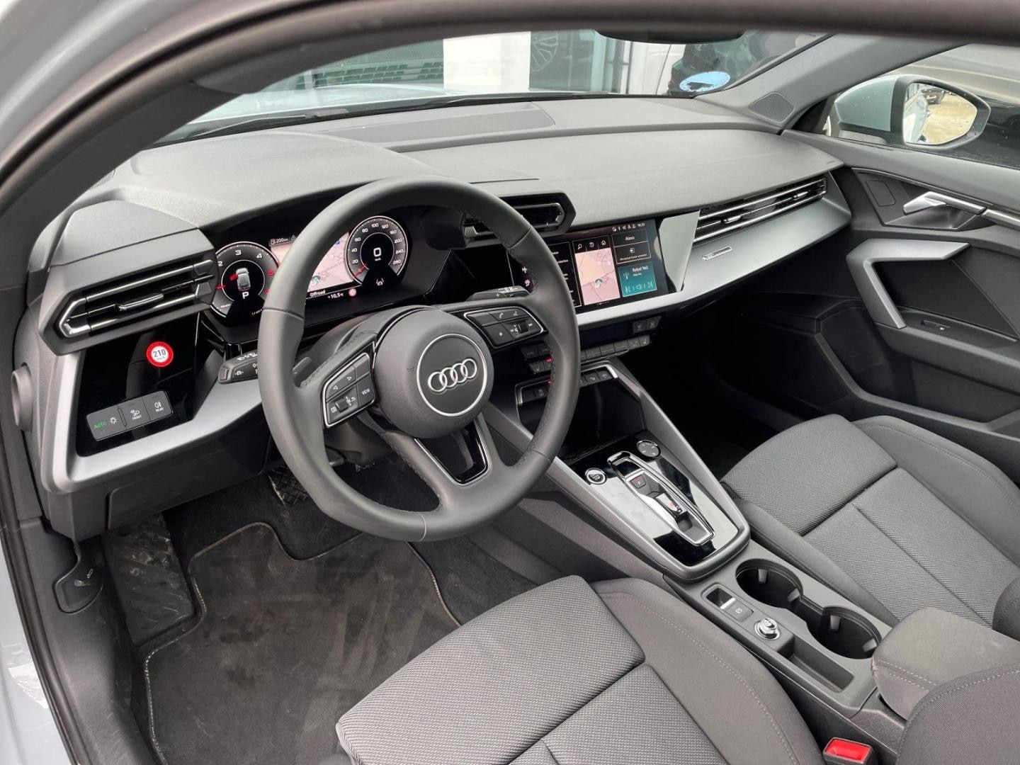 Bild über Audi A3 allstreet 35 TDI S tronic - für weitere Informationen kontaktieren Sie den Audi Partner