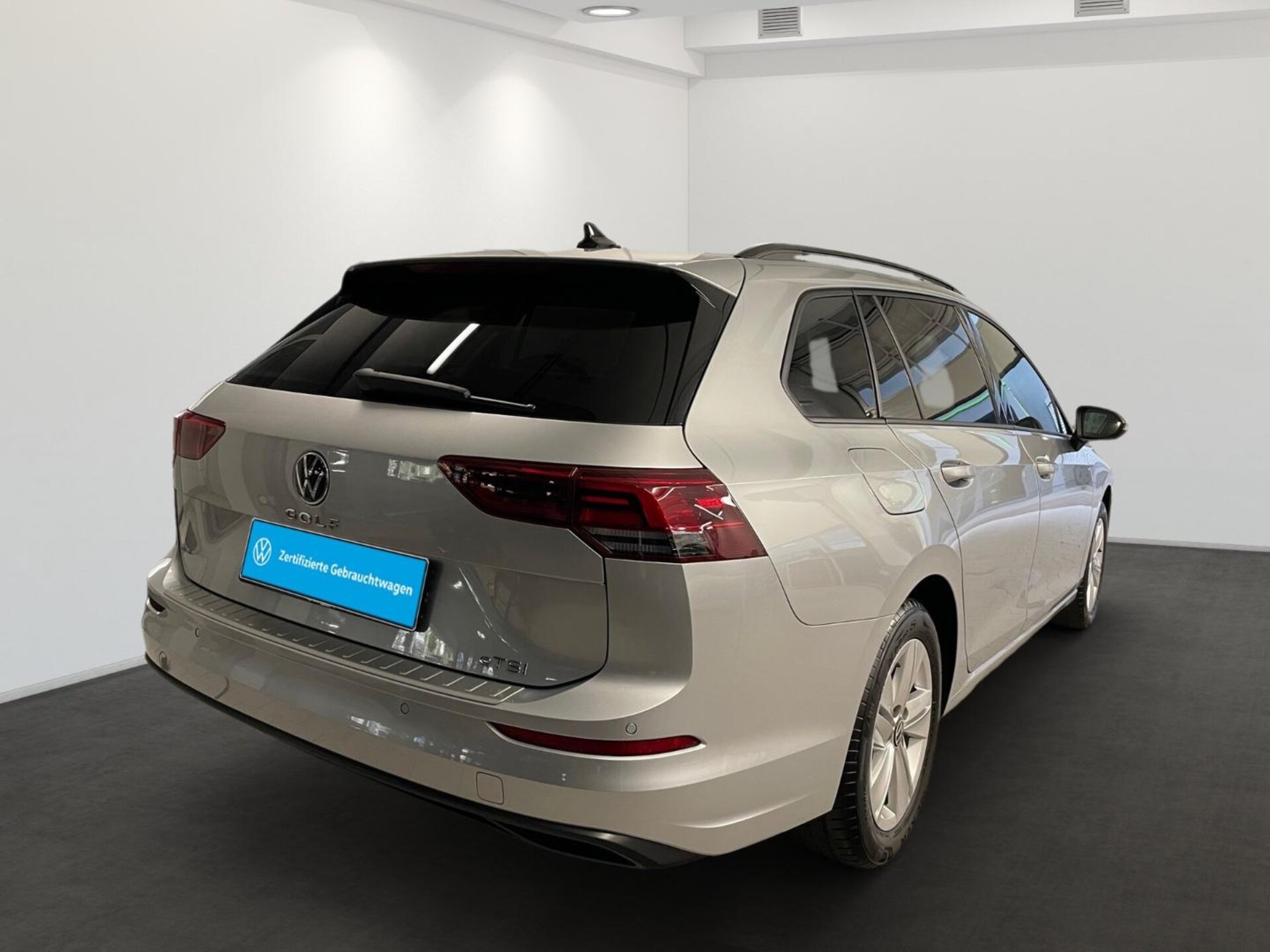 Volkswagen Golf Variant Life