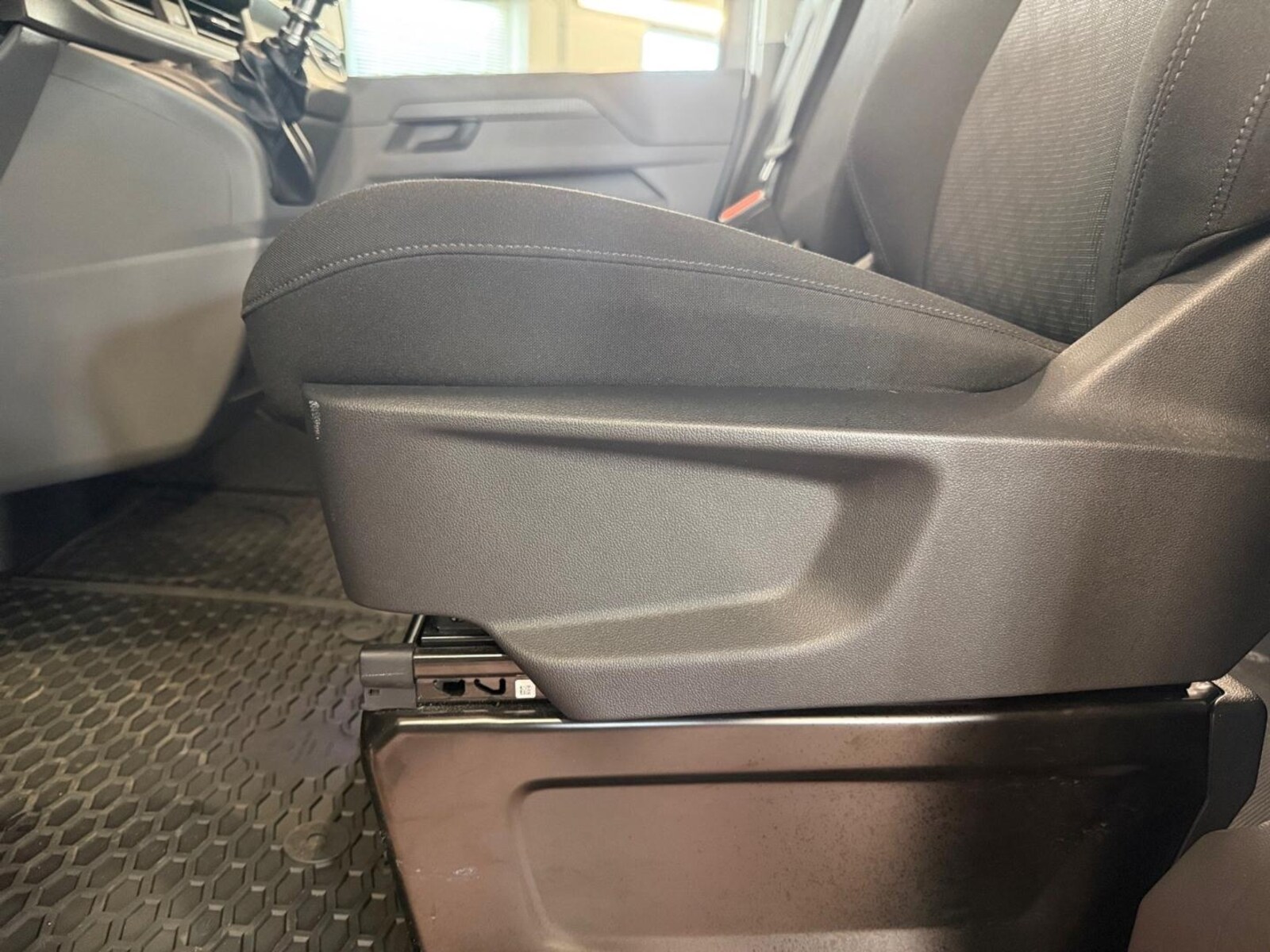 Volkswagen Transporter Kombi kurzer Radstand – Bild 20