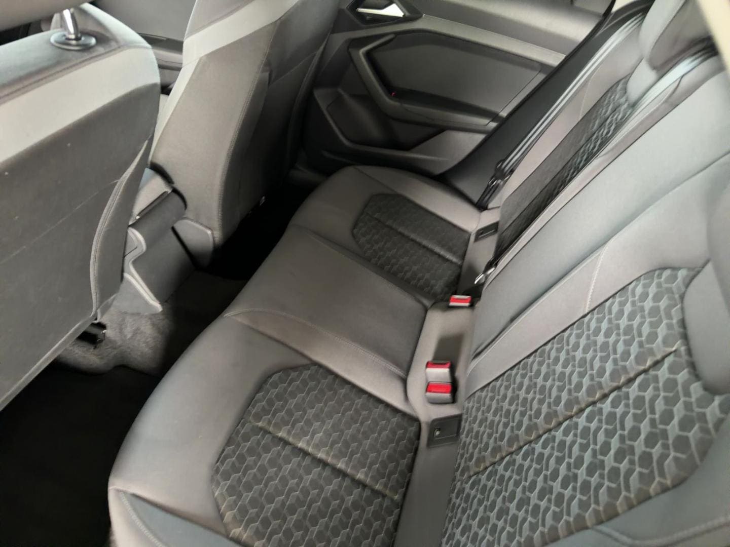 Bild über Audi A1 Sportback advanced 30 TFSI Schaltgetriebe - für weitere Informationen kontaktieren Sie den Audi Partner