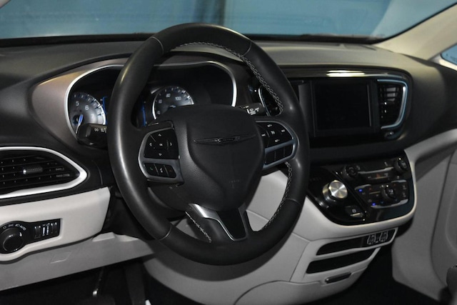 2023 Chrysler Voyager