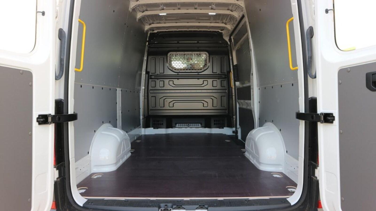 Volkswagen Crafter Kasten mittlerer Radstand – Bild 13