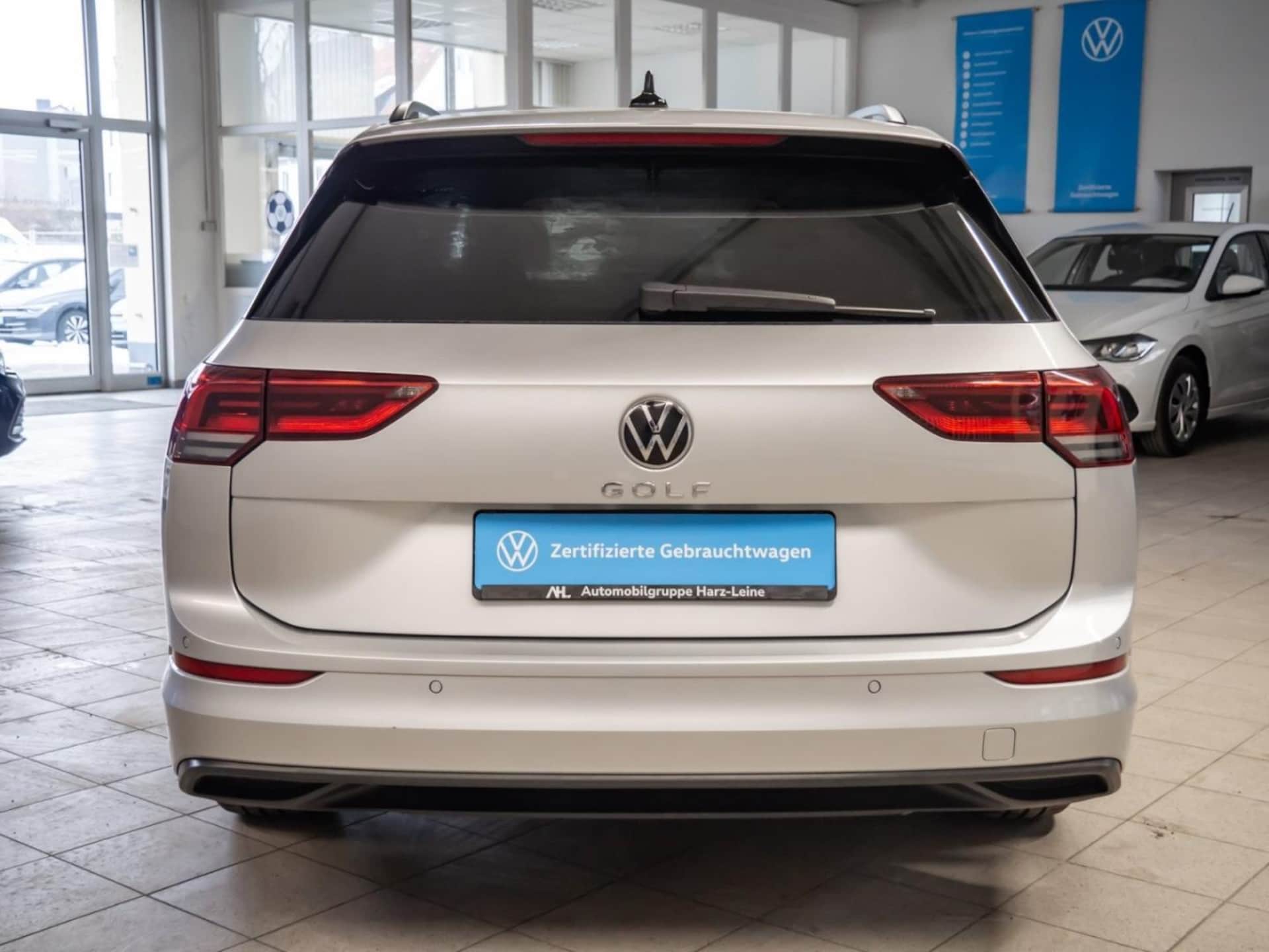 Volkswagen Golf Variant Life