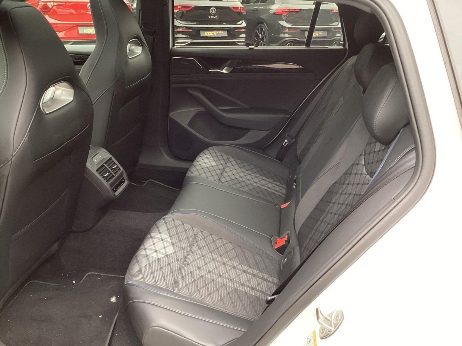 Volkswagen Passat – Bild 14