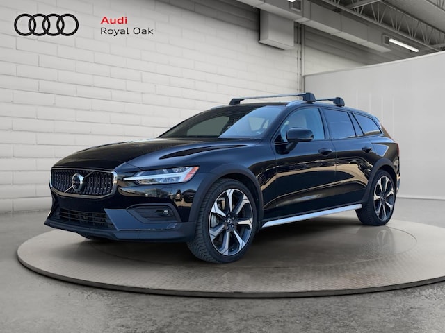 2025 Volvo V60 Cross Country