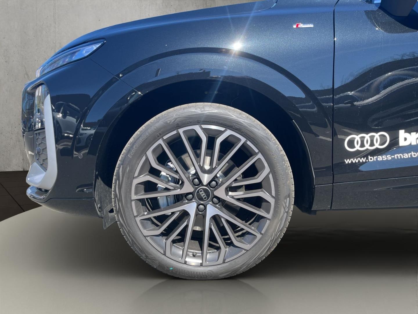 Bild über Audi Q3 SUV TFSI quattro 195 kW S tronic - für weitere Informationen kontaktieren Sie den Audi Partner