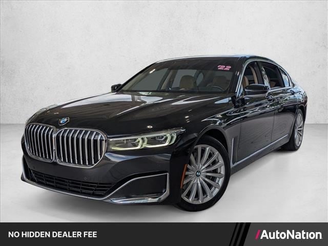2022 BMW 740