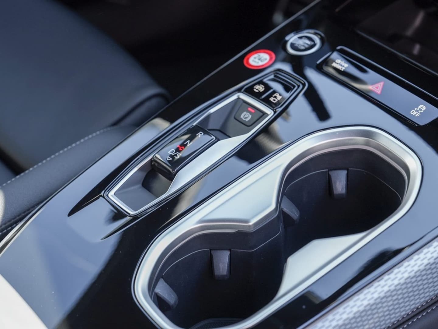 Bild über Audi A6 Avant TFSI quattro 270 kW S tronic - für weitere Informationen kontaktieren Sie den Audi Partner