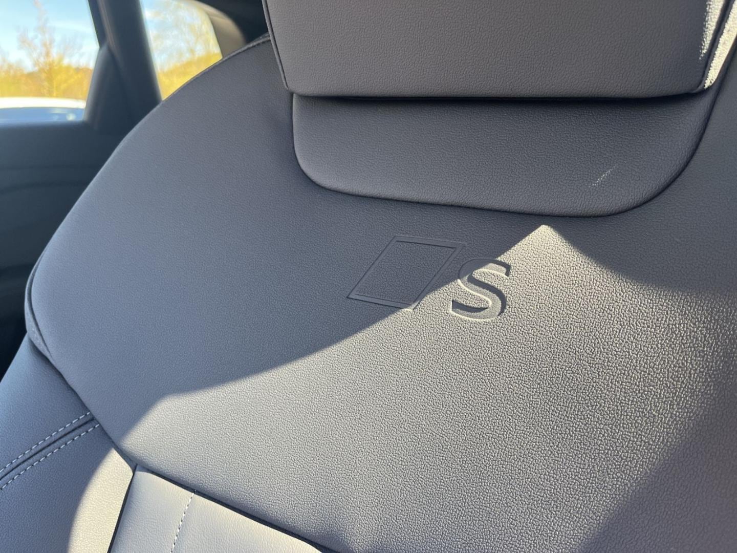 Bild über Audi Q3 SUV TFSI quattro 195 kW S tronic - für weitere Informationen kontaktieren Sie den Audi Partner
