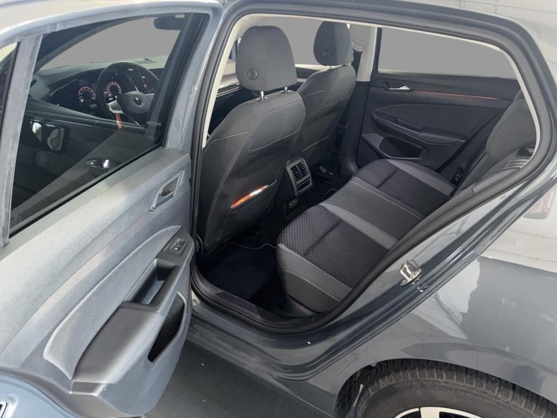 Volkswagen Golf Active