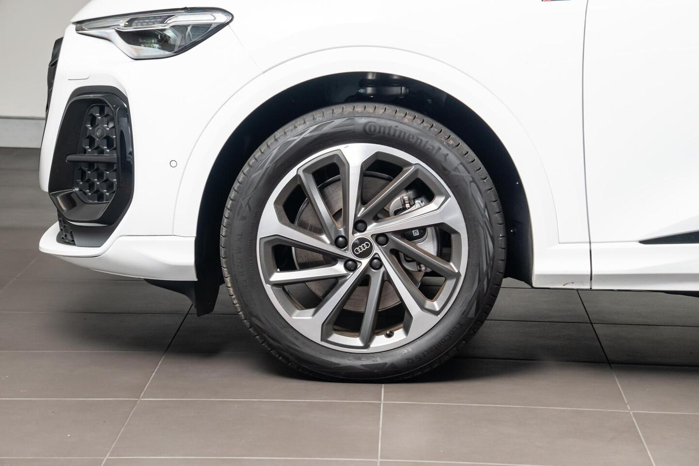 Image about Audi Q5 SUV TDI quattro 150 kW sport