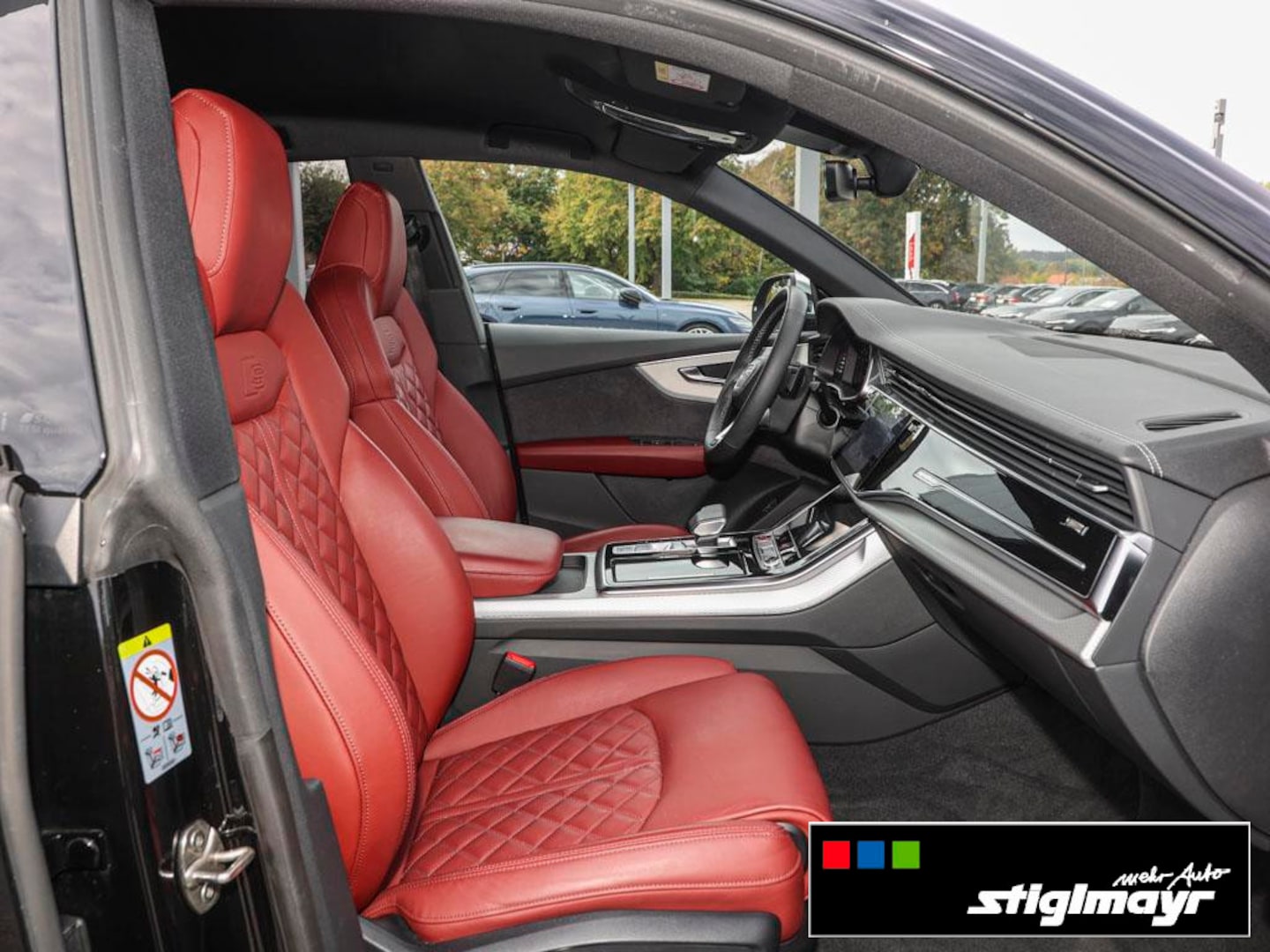 Bild über Audi SQ8 SUV TFSI quattro tiptronic - für weitere Informationen kontaktieren Sie den Audi Partner