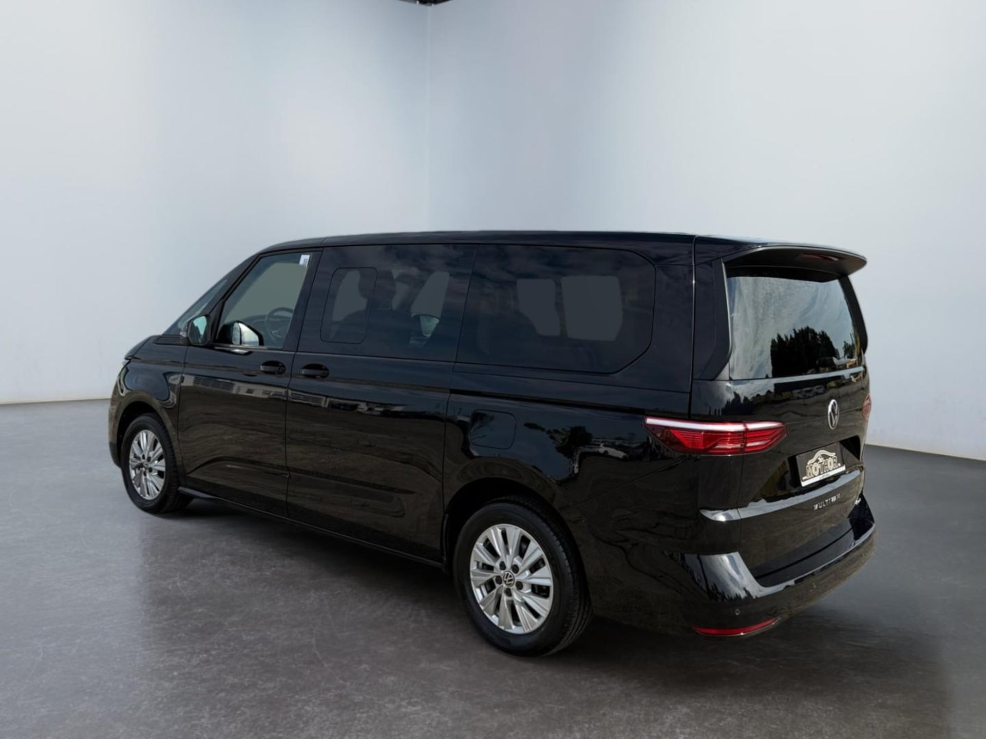 Volkswagen Multivan Langversion Basis-Modell
