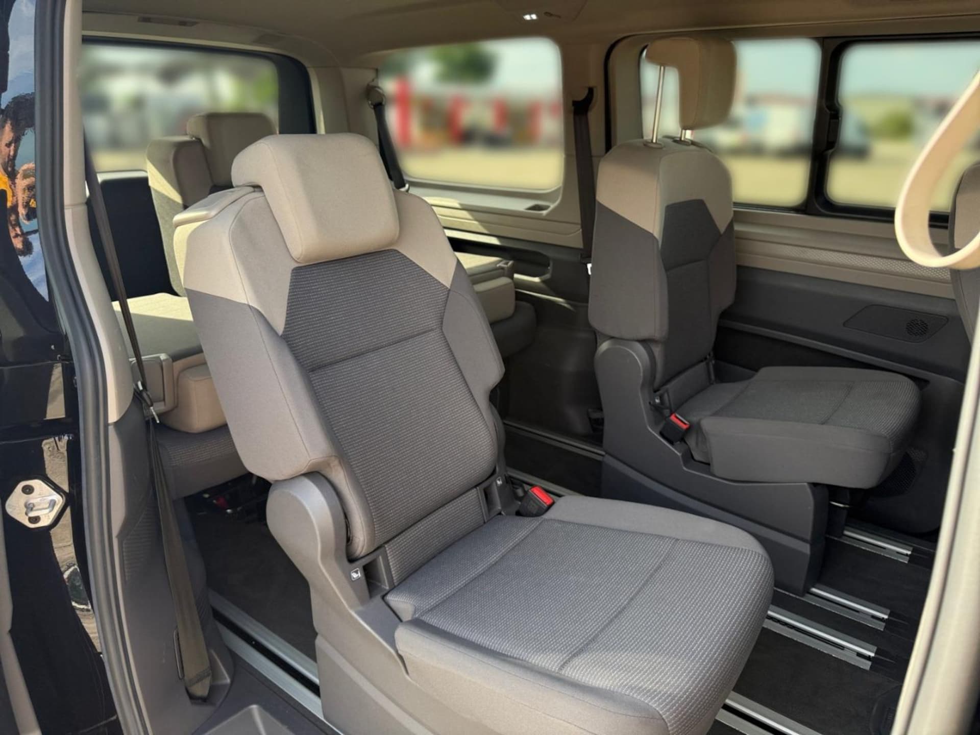 Volkswagen Multivan Langversion Basis-Modell