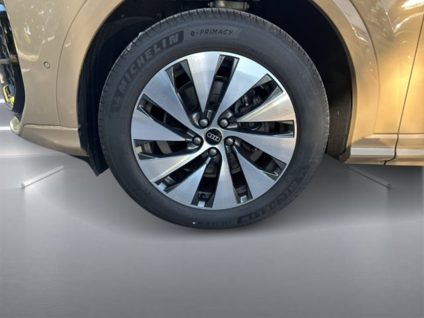 Bild über Audi Q5 SUV TFSI 150 kW S tronic - für weitere Informationen kontaktieren Sie den Audi Partner