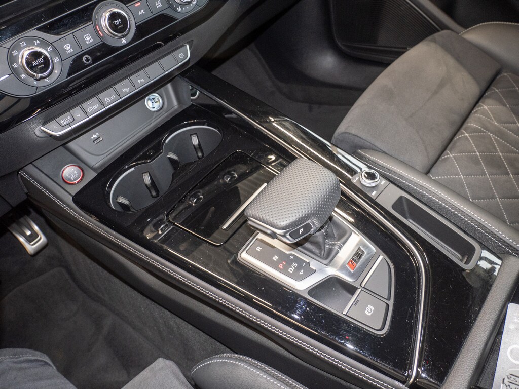 Image about Audi RS 4 Avant TFSI quattro tiptronic