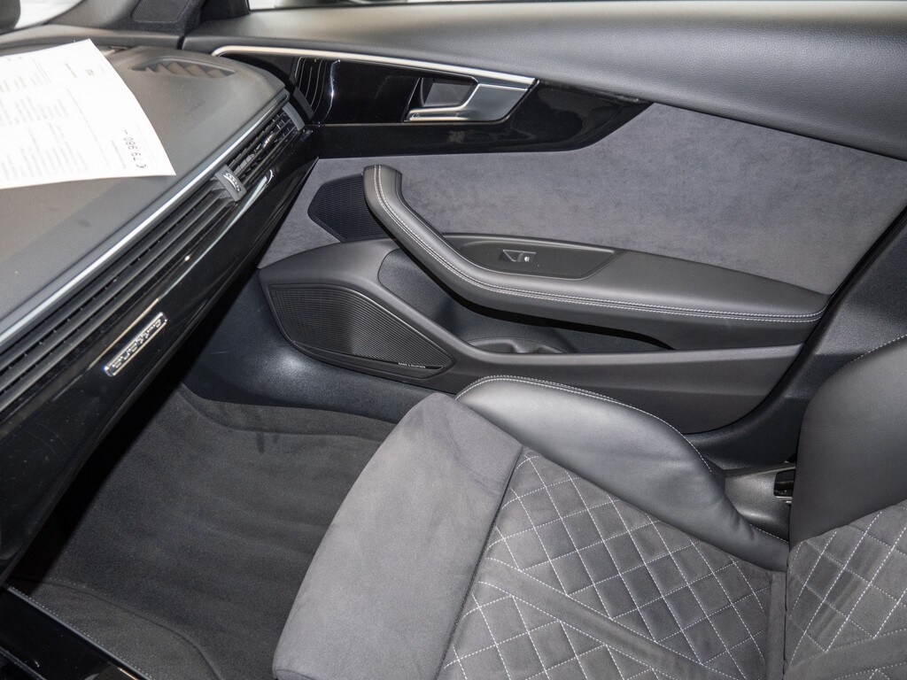 Image about Audi RS 4 Avant TFSI quattro tiptronic