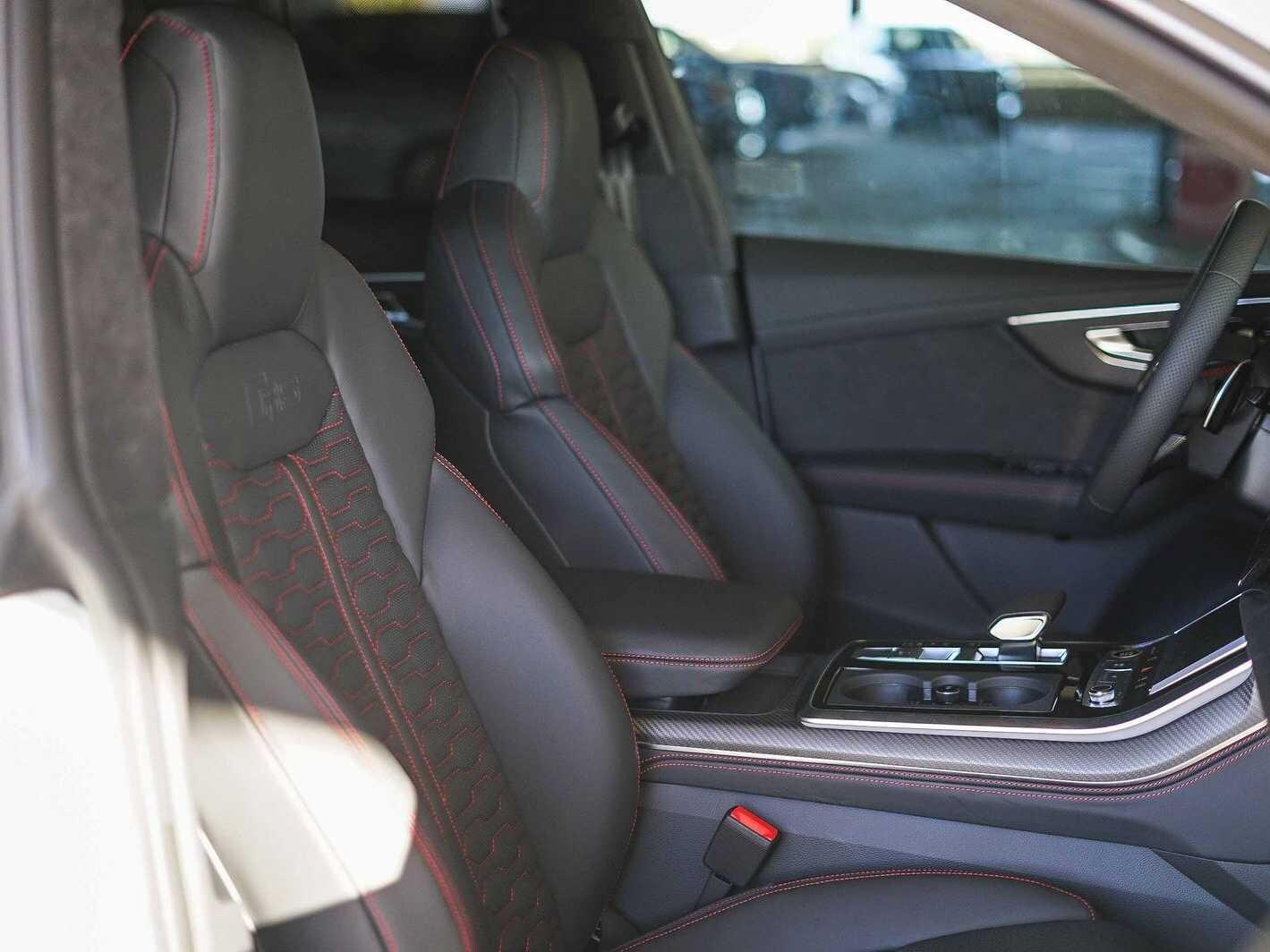 2025 Audi RS Q8 Base - Photo 18