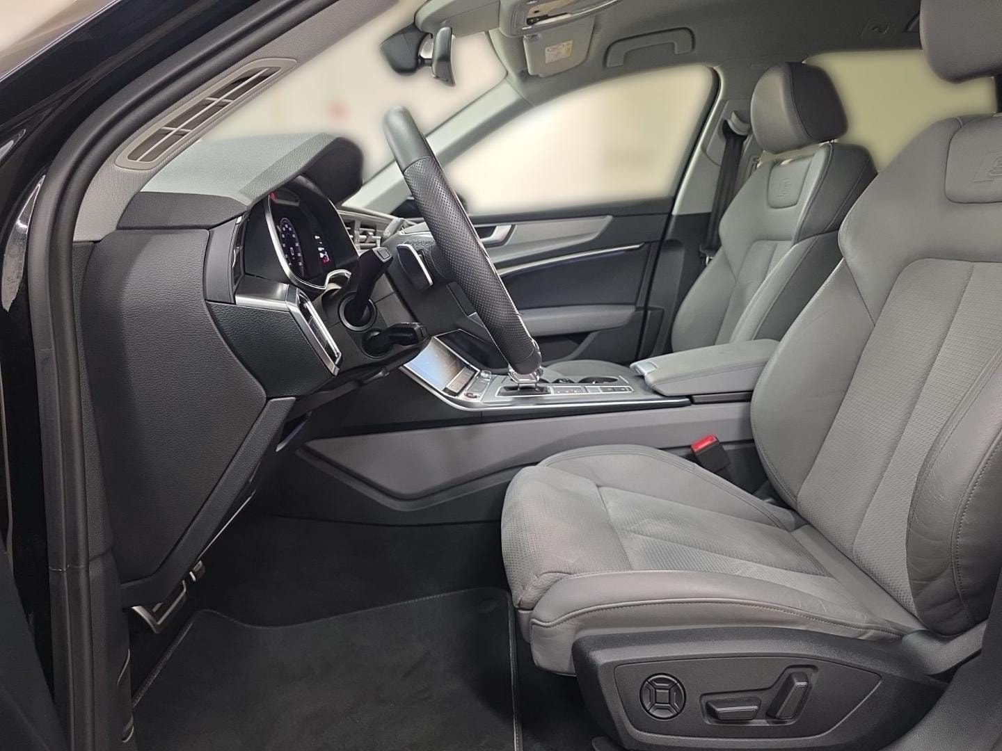 Bild über Audi S6 Avant TDI quattro tiptronic - für weitere Informationen kontaktieren Sie den Audi Partner