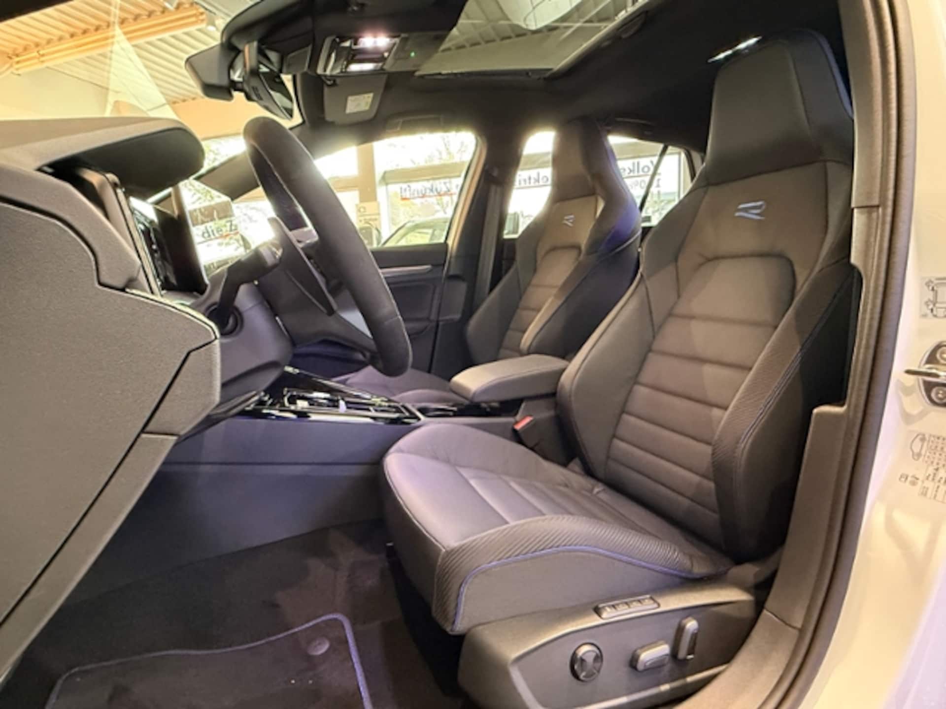 Volkswagen Golf R Black Edition