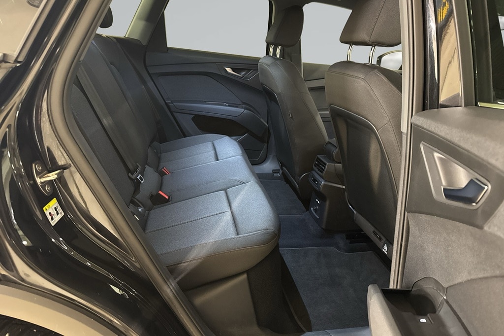 Bild som visar Audi Q4 e-tron Q4 45 e-tron quattro Proline 195,00 kW - för mer information kontakta din Audi Partner