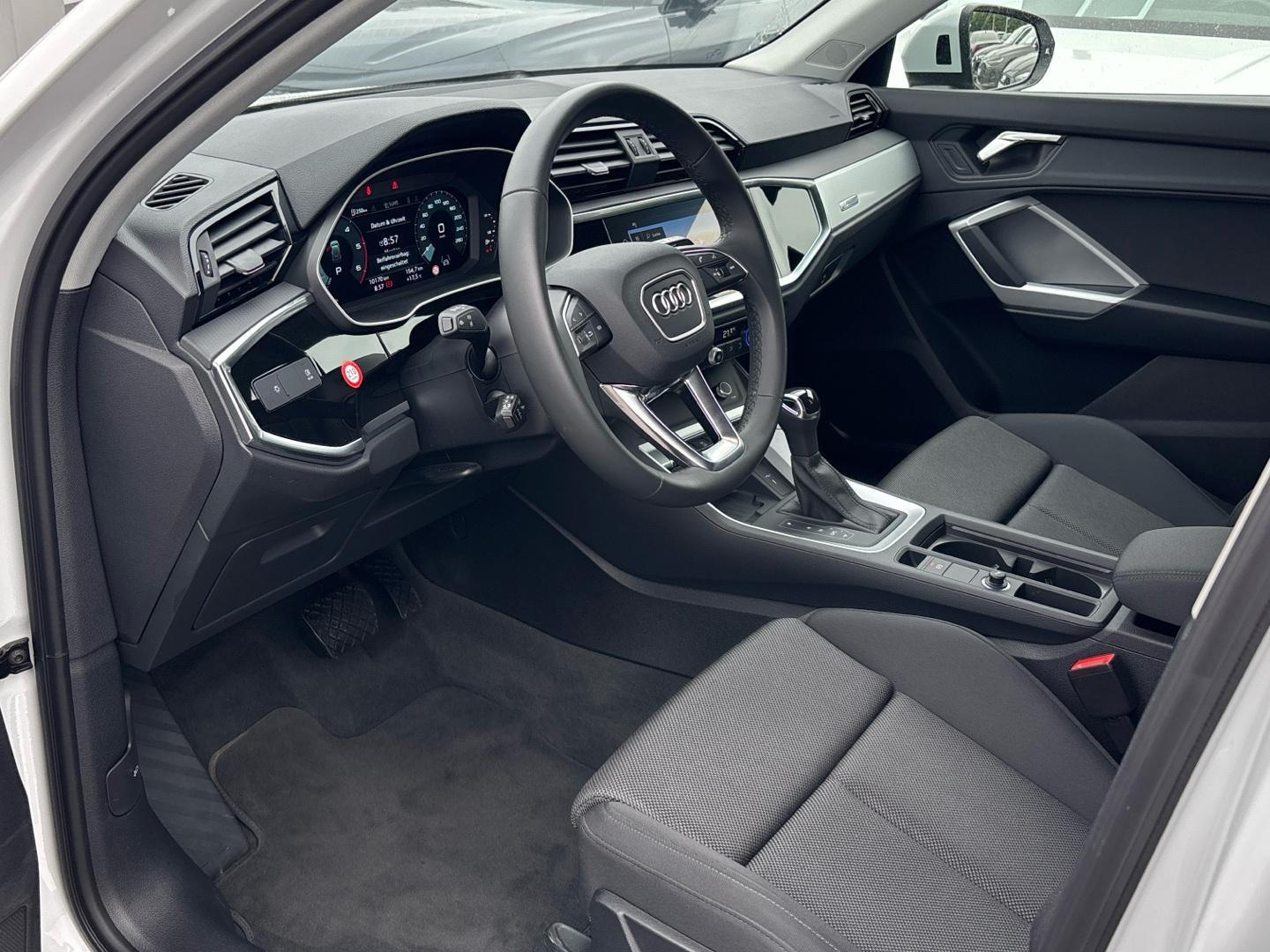 Bild über Audi Q3 TDI 110 kW S tronic - für weitere Informationen kontaktieren Sie den Audi Partner