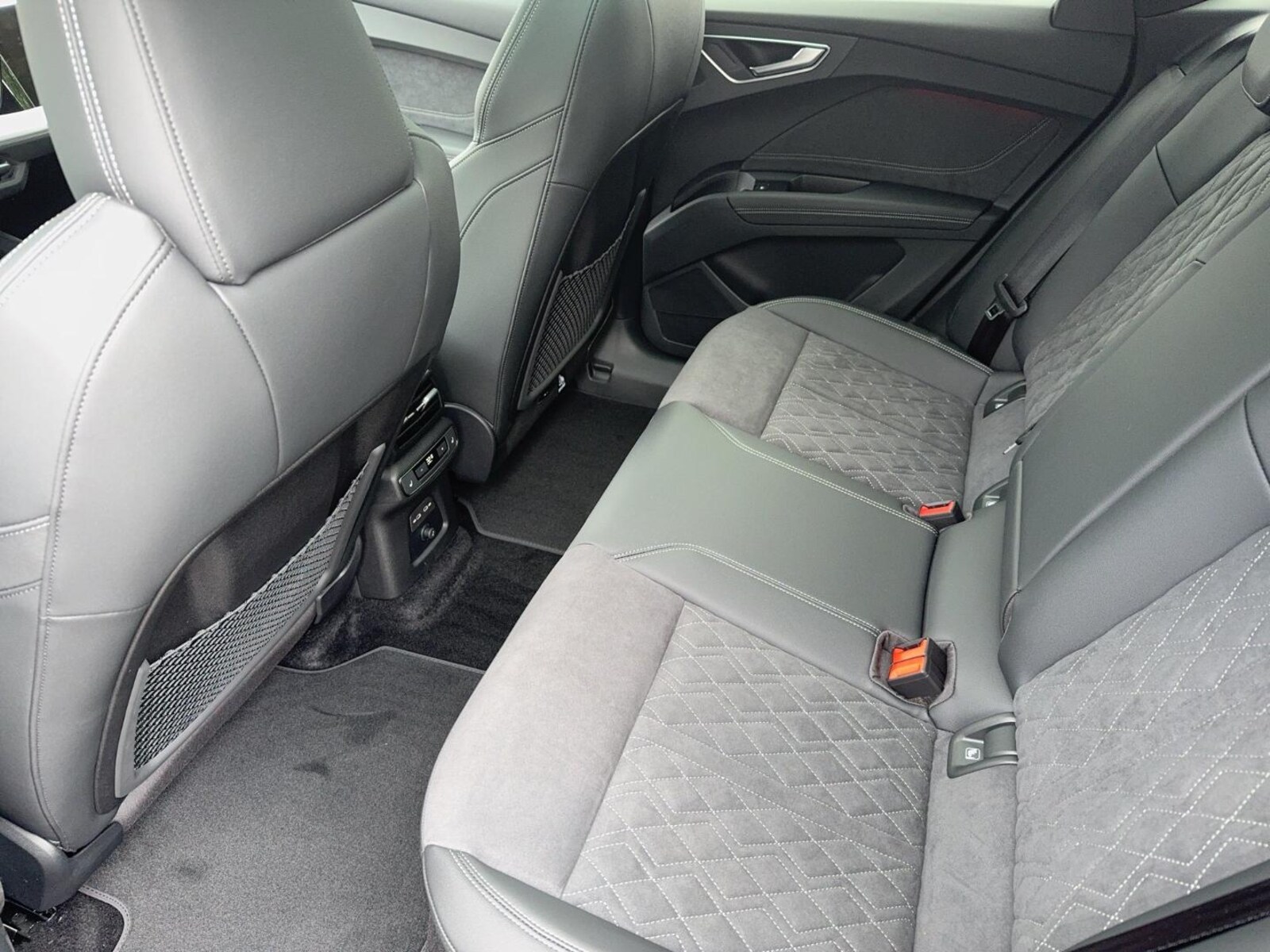 Audi Q4 Sportback e-tron – Bild 10