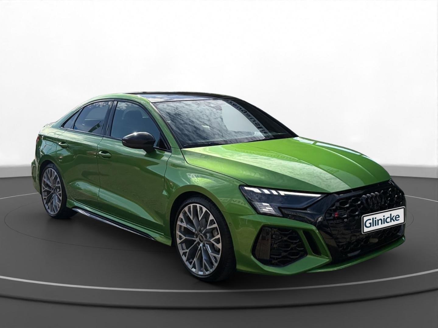 Bild über Audi RS 3 Limousine TFSI quattro S tronic - für weitere Informationen kontaktieren Sie den Audi Partner