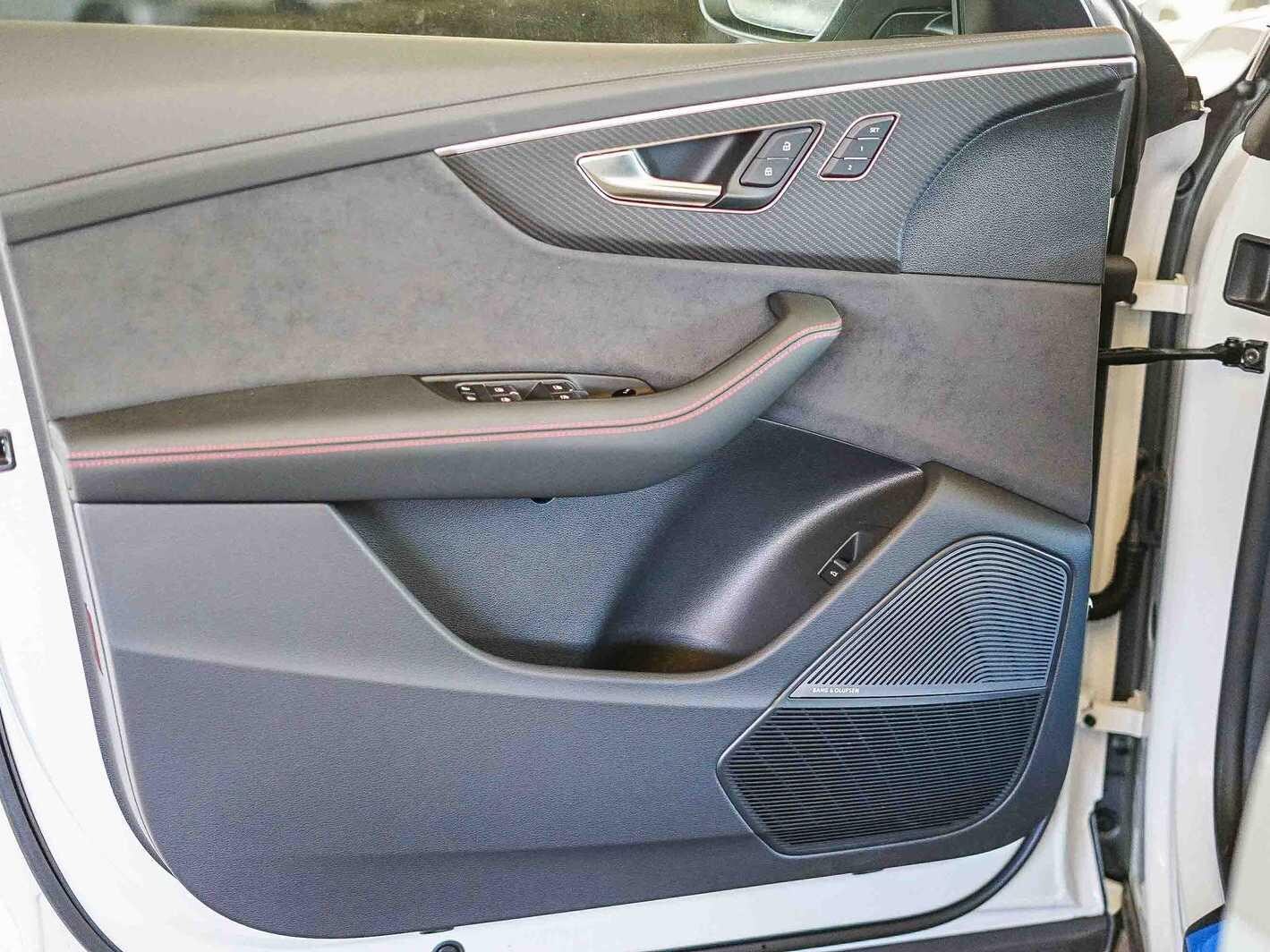 2025 Audi RS Q8 Base - Photo 23
