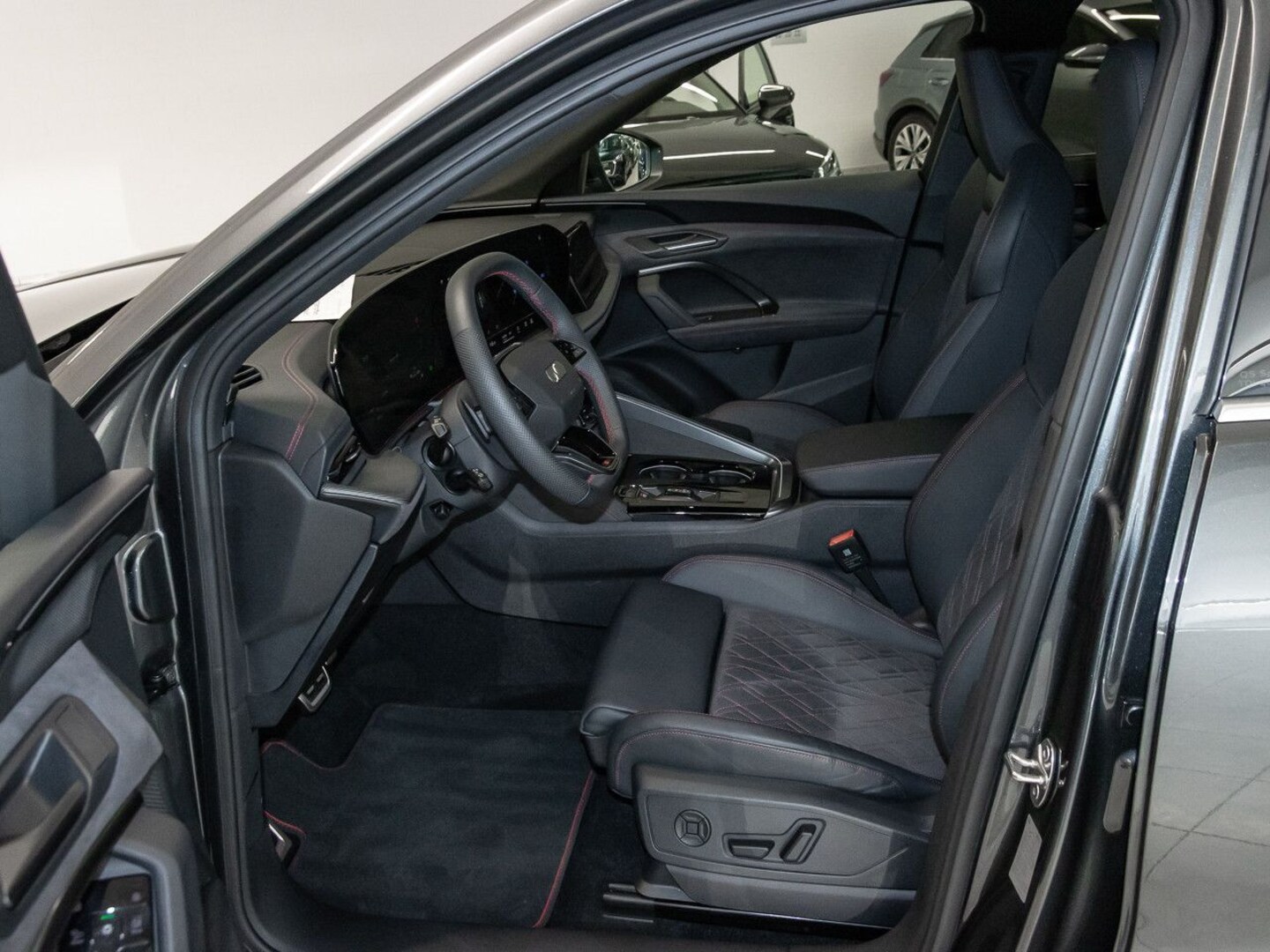 Bild über Audi Q5 Sportback TDI quattro 150 kW S tronic - für weitere Informationen kontaktieren Sie den Audi Partner