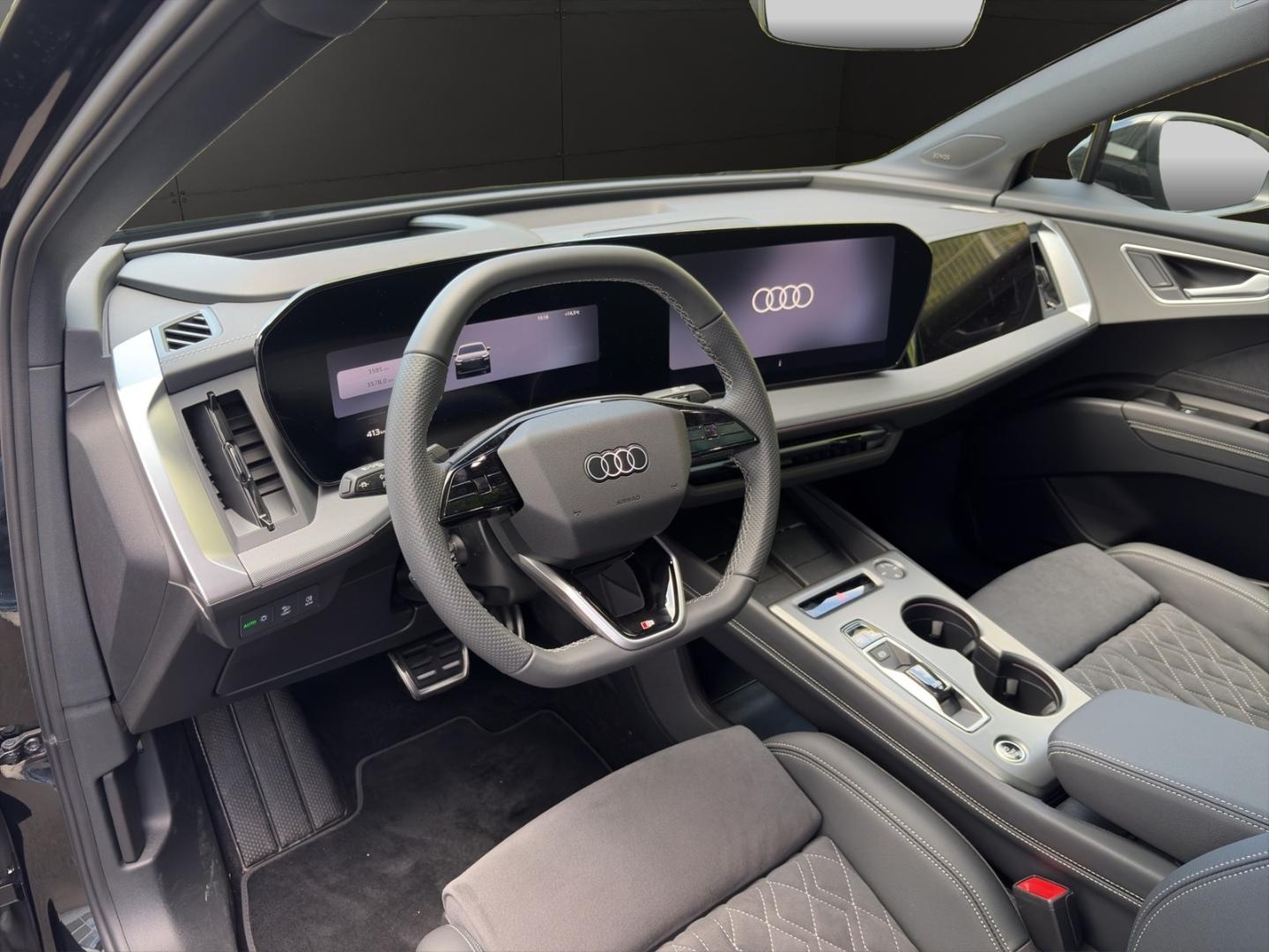 Bild über Audi Q4 Sportback e-tron e-tron quattro 220 kW - für weitere Informationen kontaktieren Sie den Audi Partner