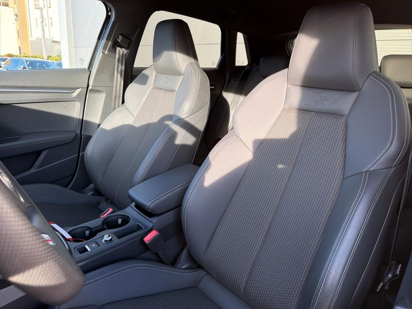 Bild über Audi A3 Sportback S line 30 TFSI S tronic - für weitere Informationen kontaktieren Sie den Audi Partner