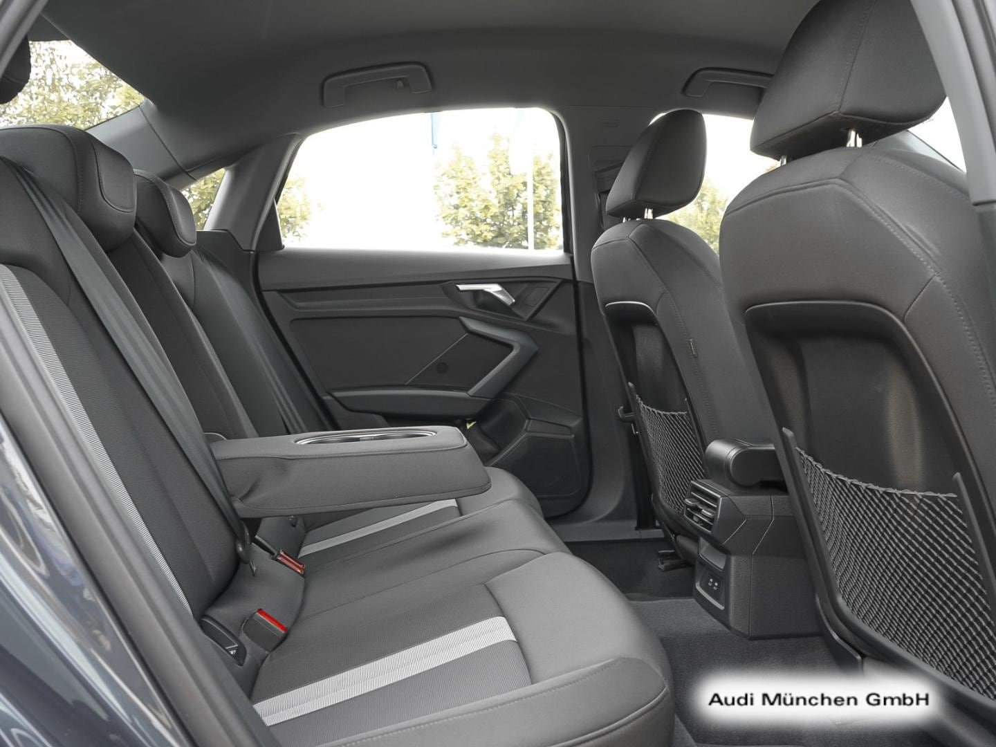 Bild über Audi A3 Limousine 35 TFSI S tronic - für weitere Informationen kontaktieren Sie den Audi Partner