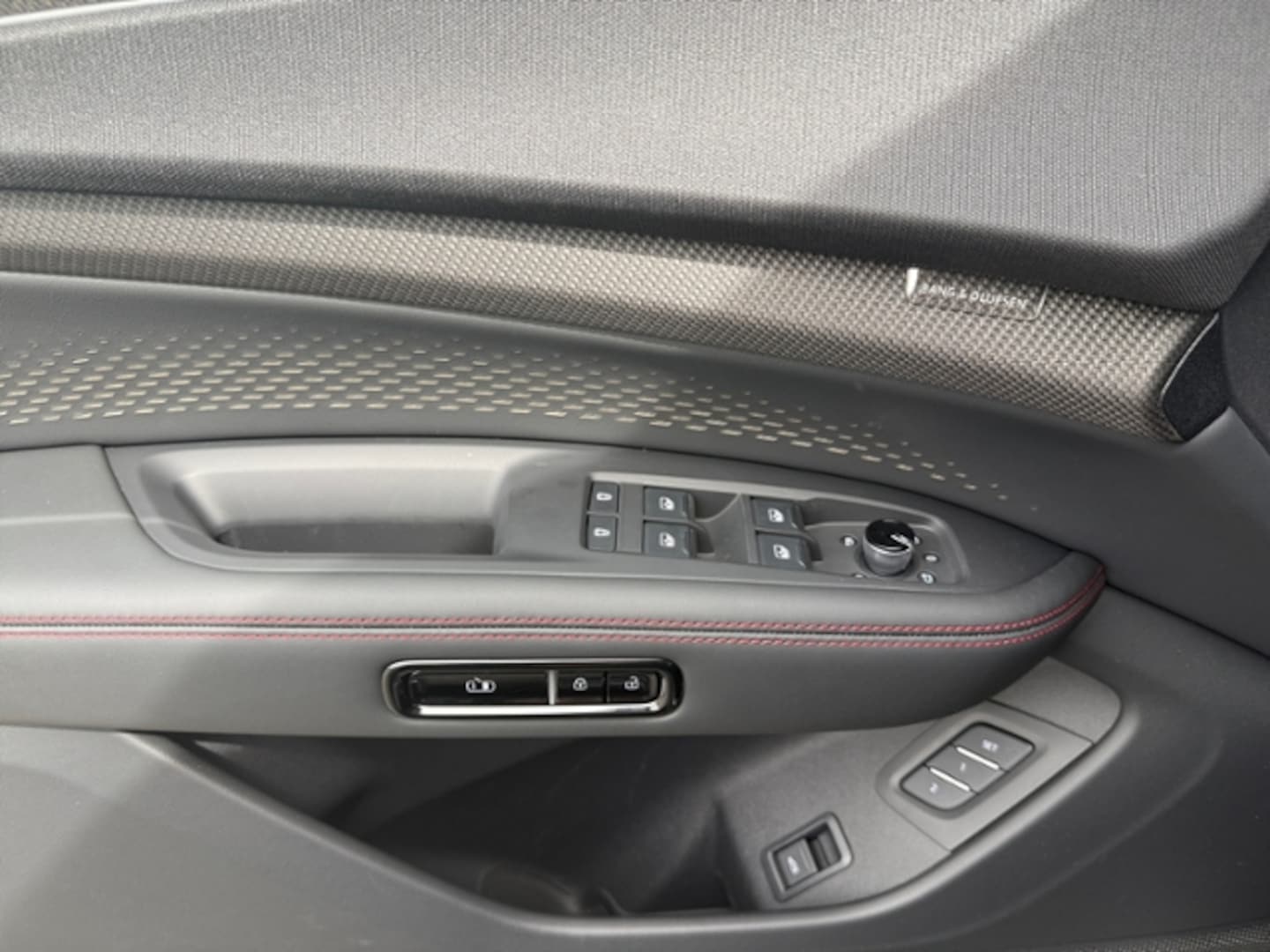 Bild über Audi Q7 SUV TDI quattro 220 kW tiptronic - für weitere Informationen kontaktieren Sie den Audi Partner