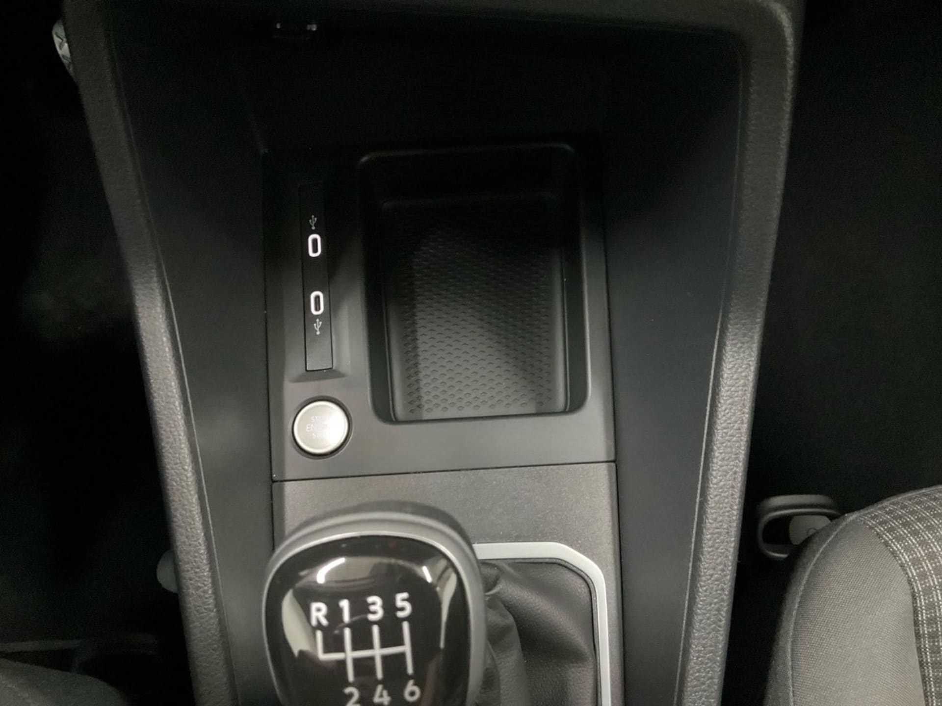 Volkswagen Caddy Basis-Modell