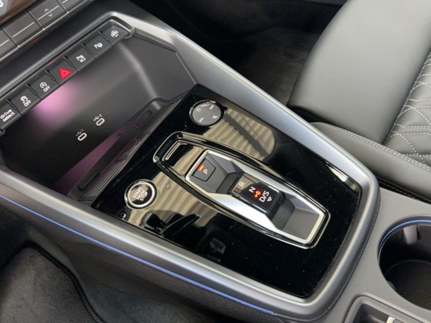 Bild über Audi A3 allstreet 35 TDI S tronic - für weitere Informationen kontaktieren Sie den Audi Partner