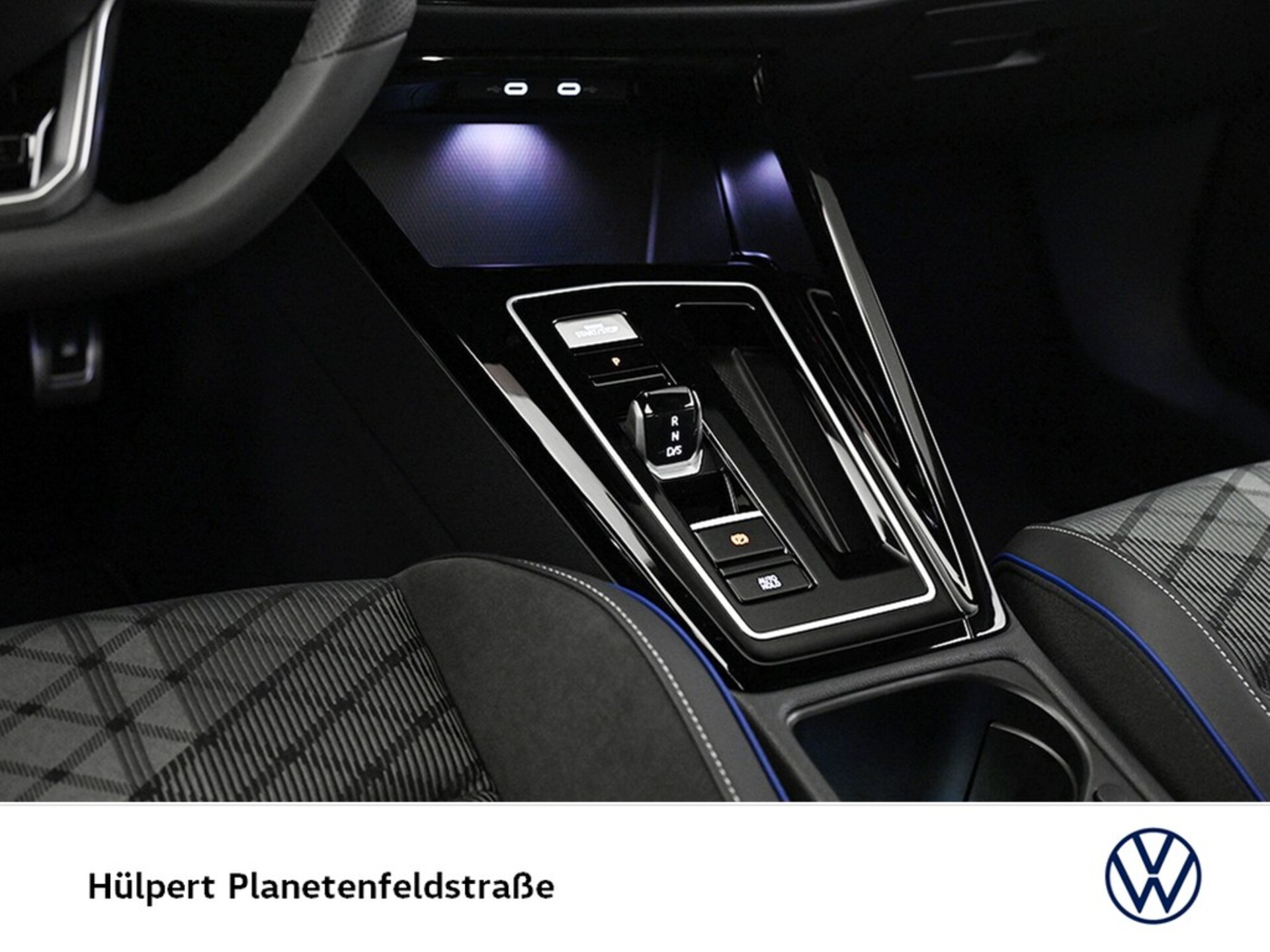 Volkswagen Golf R-Line