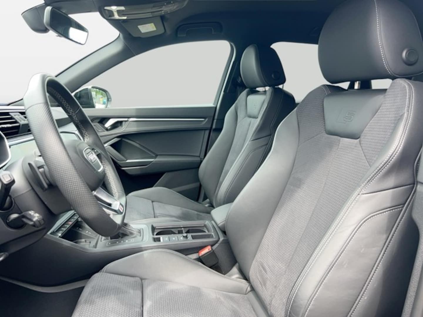 Bild über Audi Q3 S line 40 TDI quattro S tronic - für weitere Informationen kontaktieren Sie den Audi Partner