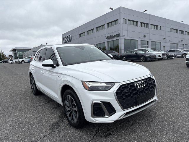 2023 Audi Q5 45 Premium Plus's photo