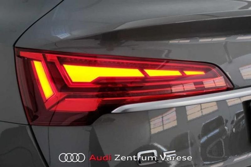 Immagine di Audi Q5 Sportback S line 40 TDI quattro 150 kW (204 CV) S tronic - Vista: for more details contact your dealer