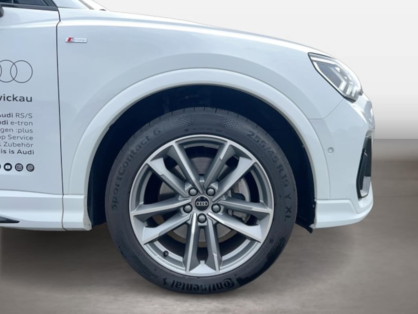 Bild über Audi Q3 S line 40 TDI quattro S tronic - für weitere Informationen kontaktieren Sie den Audi Partner