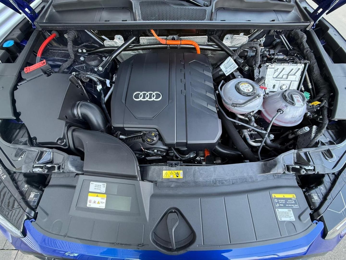 Bild über Audi Q5 TFSI e S line business 50 TFSI e quattro S tronic - für weitere Informationen kontaktieren Sie den Audi Partner